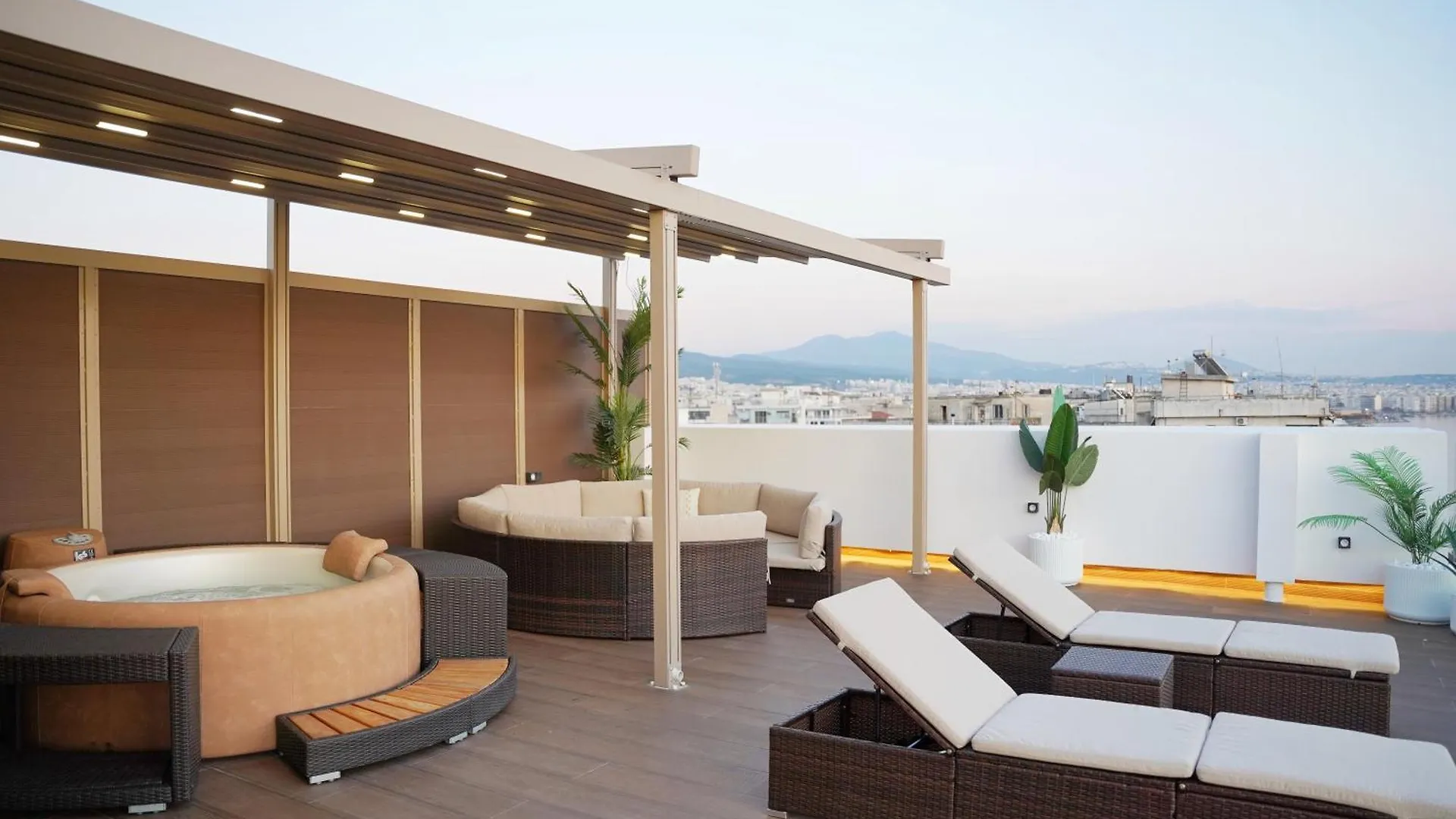 Above Premium Rooftop Suite Thessaloniki