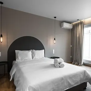 Big Apple, Nilie Hospitality Mgmt Salonic